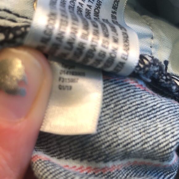 Universal Thread blue stripped shorts. - Picture 9 of 9